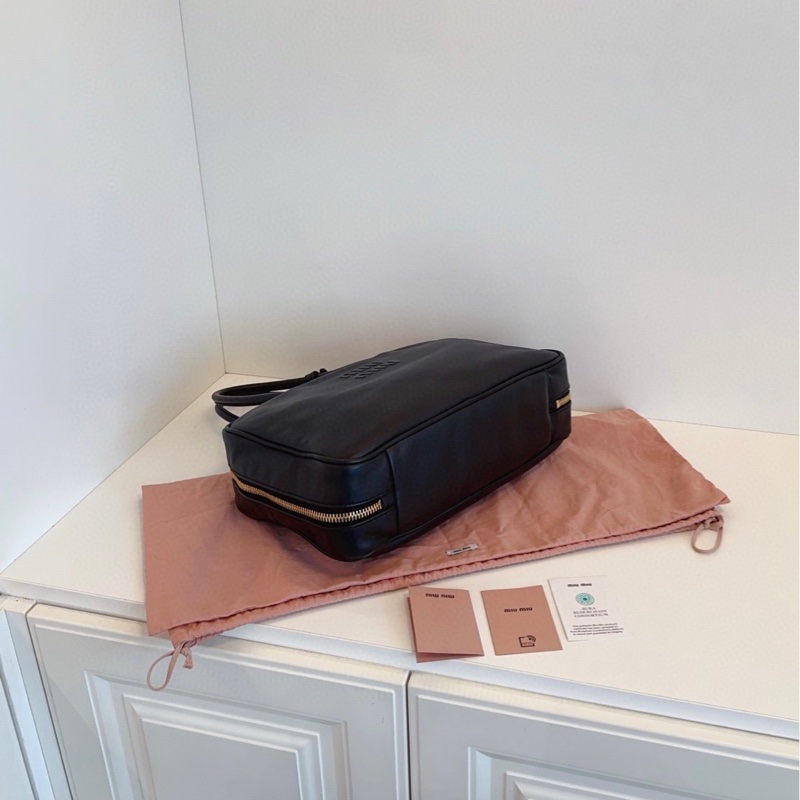 【閒置🆕】MiuMiu  Beau 黑金全皮手提保齡球💼公文包 三代長手提 可上肩包-4