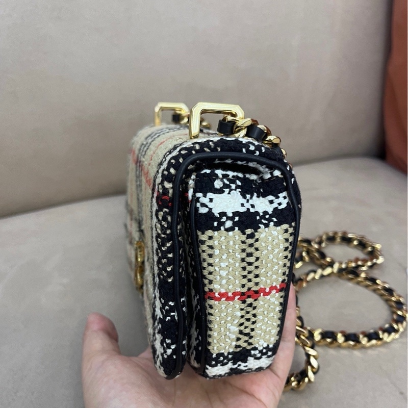 Burberry粗花呢Lola迷你鏈條包-2