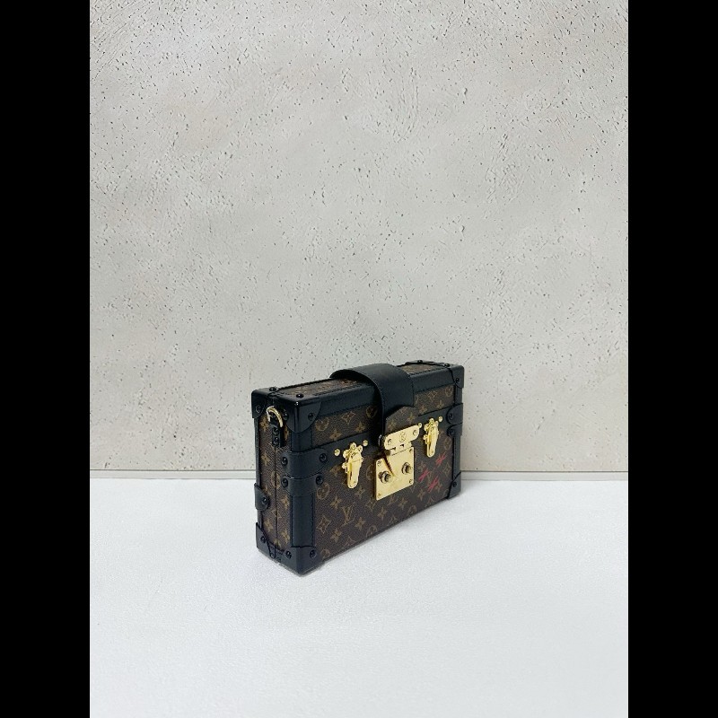 LV Petite Malle
老花硬盒子包-2