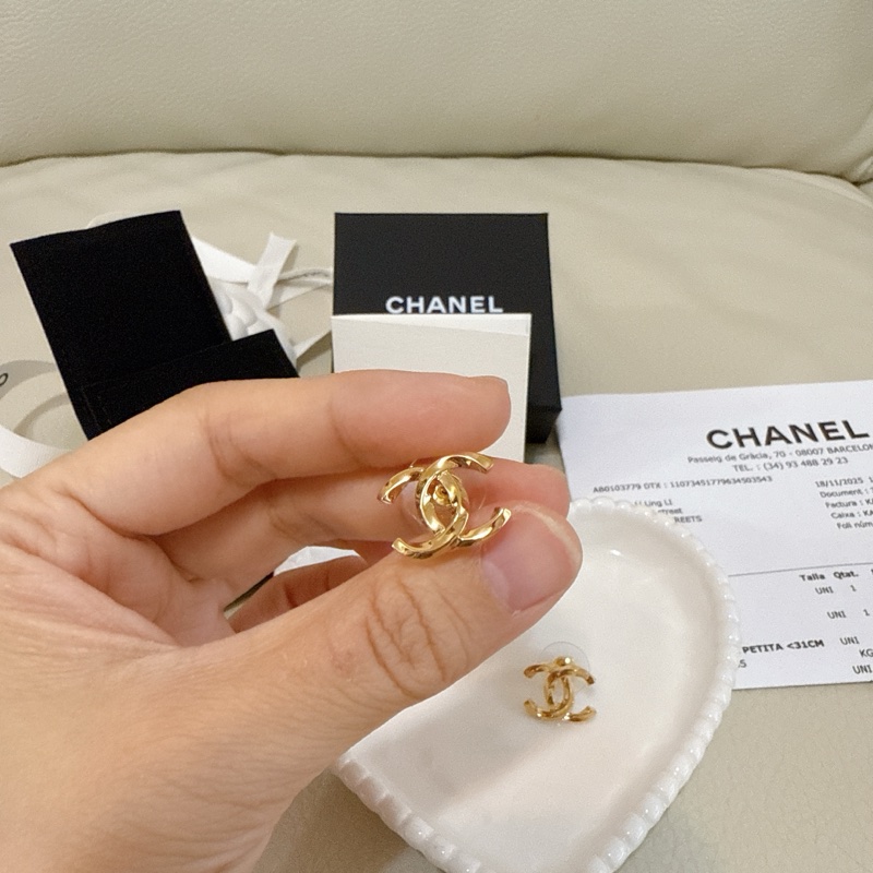 全新 香奈兒 Chanel 金色 logo 基本款 耳環-3
