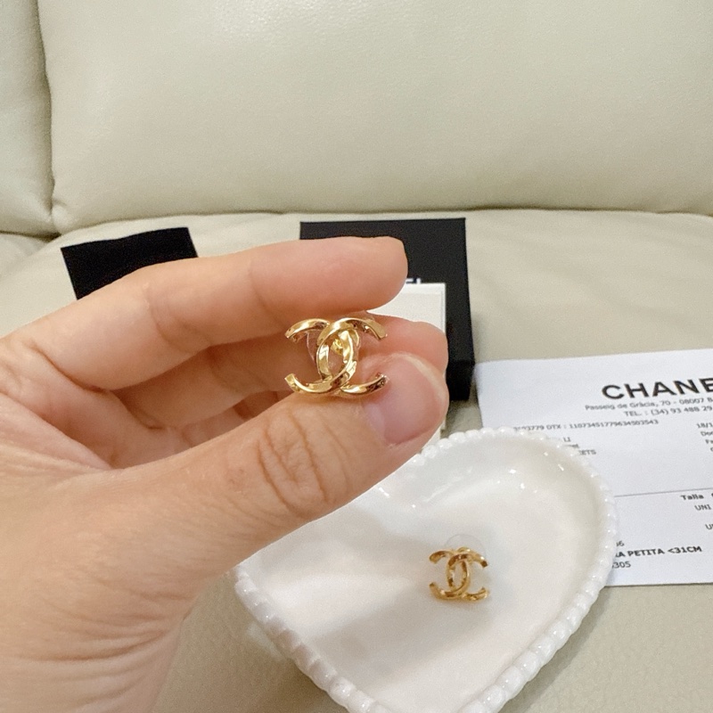全新 香奈兒 Chanel 金色 logo 基本款 耳環-8