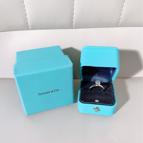 Tiffany蒂芙尼 经典款六爪钻戒