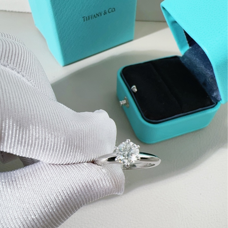 Tiffany蒂芙尼 经典款六爪钻戒-5