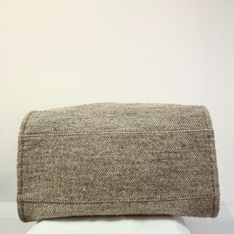 CHANEL白牛皮x杏白色毛呢沙灘包-中-3