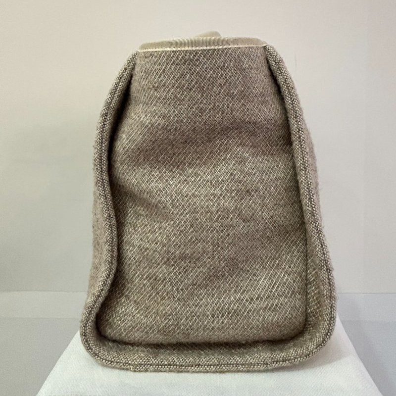 CHANEL白牛皮x杏白色毛呢沙灘包-中-5