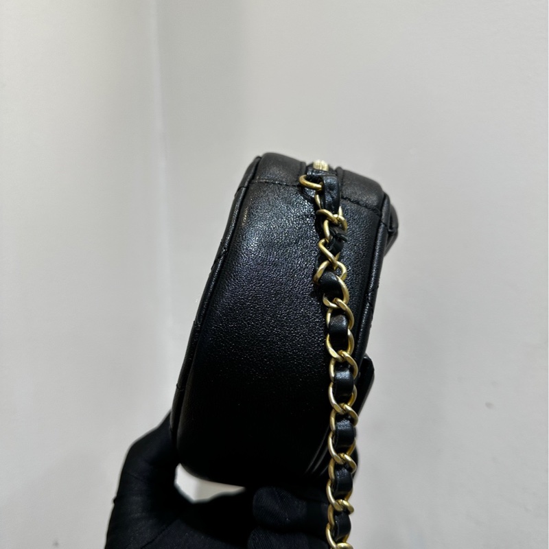 🖤Chanel 雙C大眼睛黑色羊皮金扣相機包限量秀款 斜挎包-3