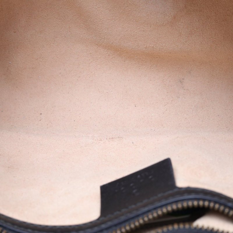 GUCCI GGMarmont肩背包小號26黑色牛皮金扣肩背包-2