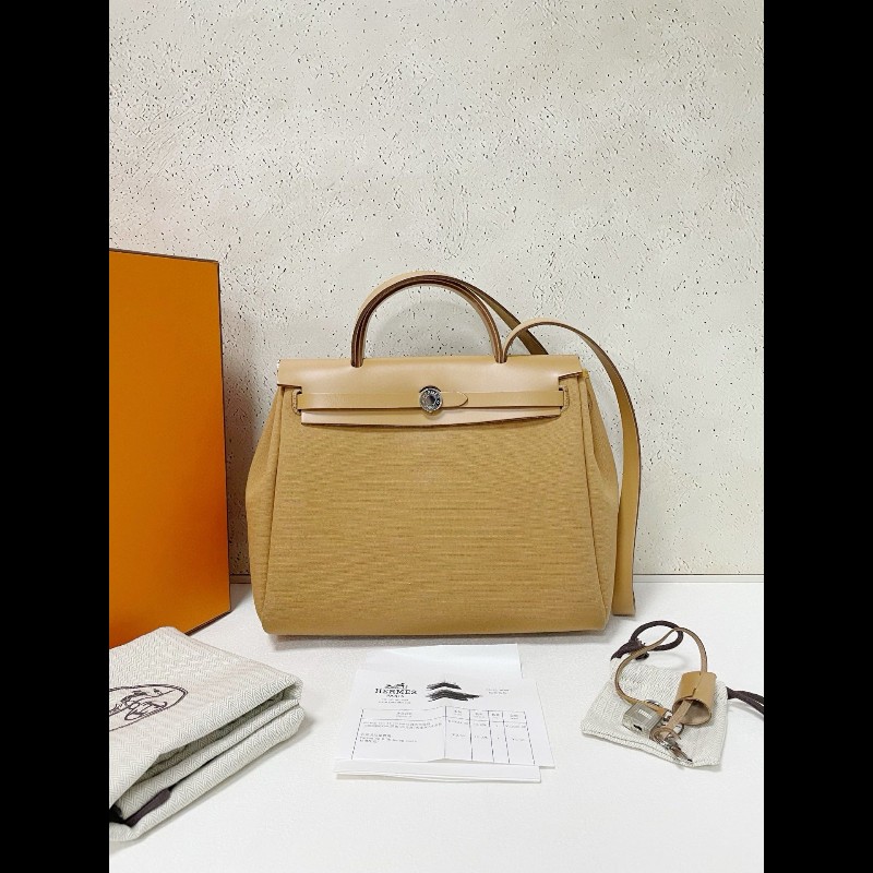 Hermes herbag31
沙丘黄拼大象灰-0