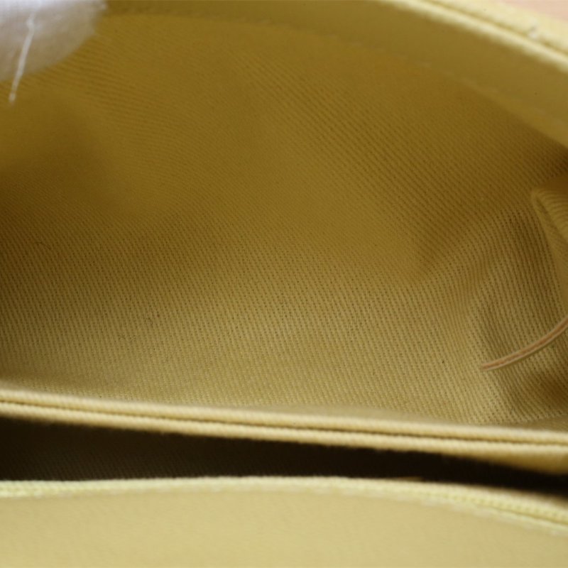 CHANEL CocoHandleMini19黃色荔枝牛皮30開黃扣肩背包-3