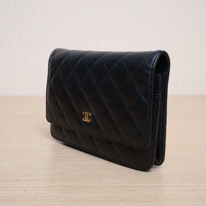 CHANEL CFWOC19黑色荔枝牛皮21開金扣肩背包-4