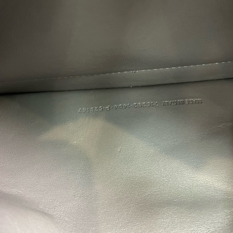 Balenciaga灰色全皮金扣Crush中號鏈條包 肩背包-21