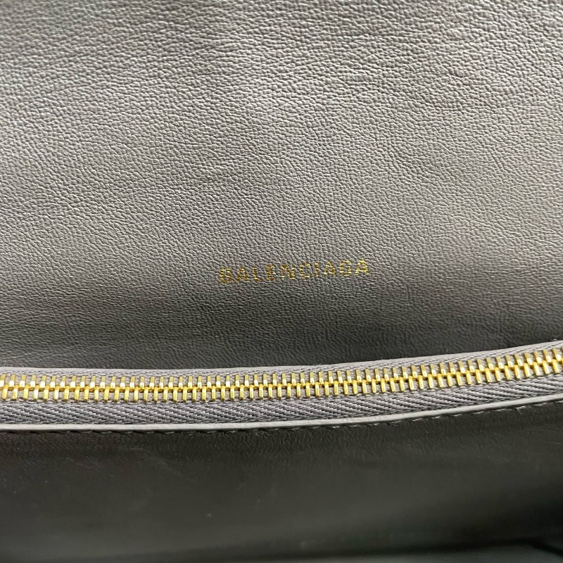 Balenciaga灰色全皮金扣Crush中號鏈條包 肩背包-22