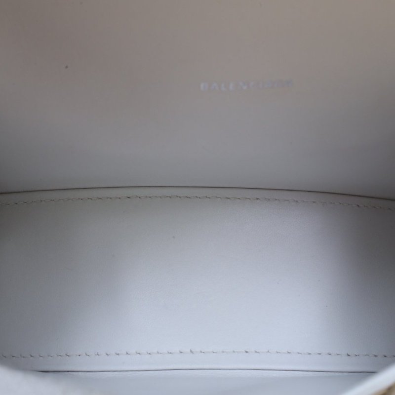 BALENCIAGA 鱷魚壓紋Hourglass沙漏手袋XS碼銀扣白色牛皮肩背包-4