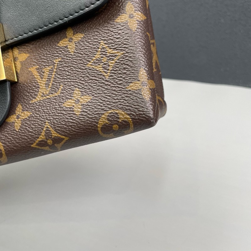 LV路易威登 老花拼黑色Locky BB鎖頭包 肩背包-22