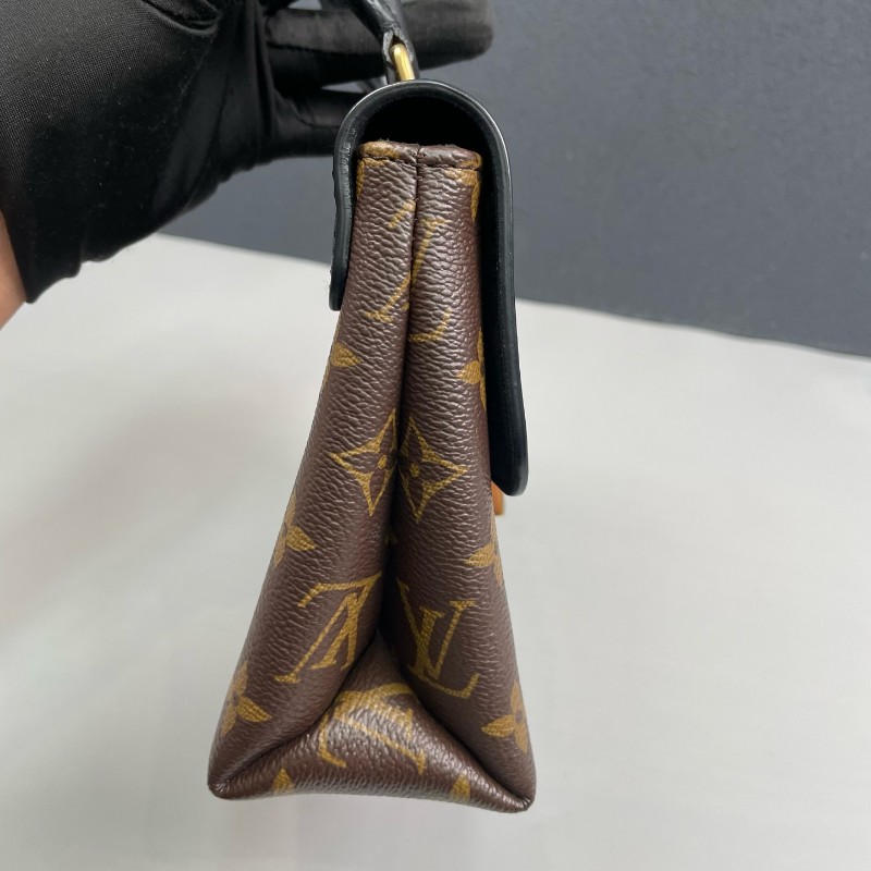 LV路易威登 老花拼黑色Locky BB鎖頭包 肩背包-25