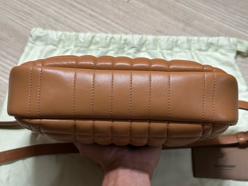 Burberry 相機包-4