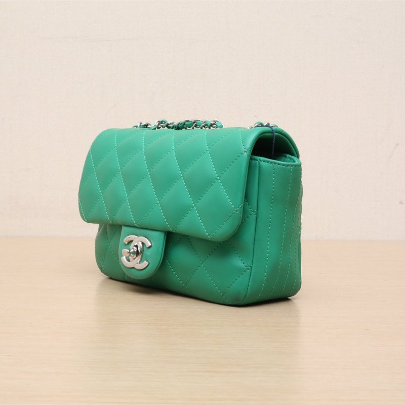 CHANEL 綠色22開銀扣cocorain雨衣包CF經典口蓋包大mini20橡膠肩背包-3