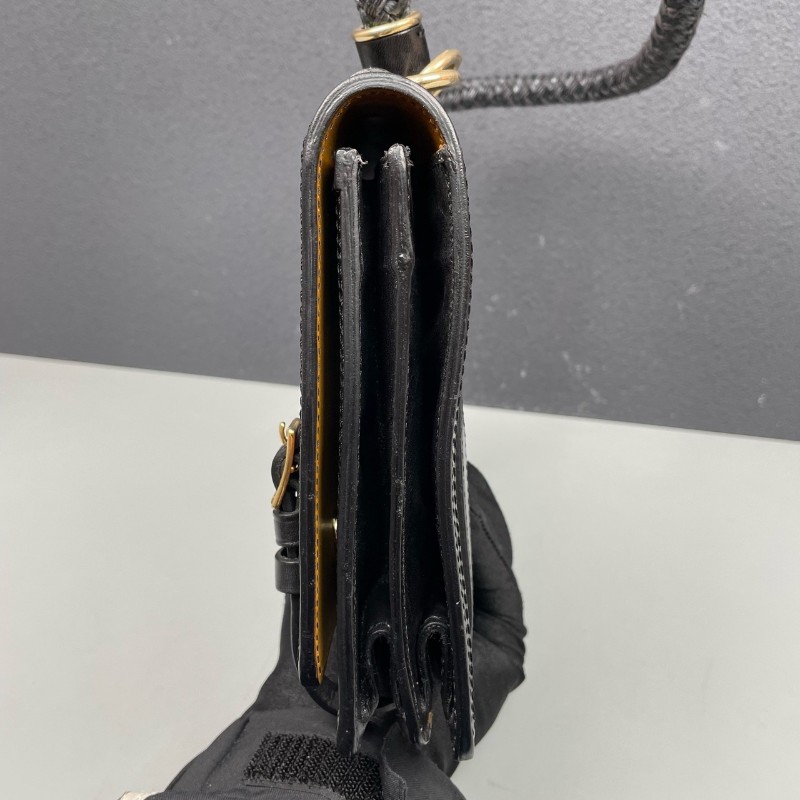 Burberry 藤編拼牛皮拼色肩背包-11