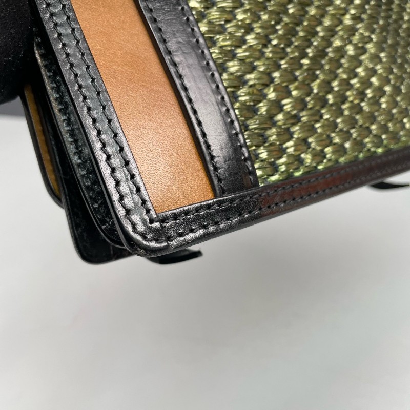 Burberry 藤編拼牛皮拼色肩背包-23