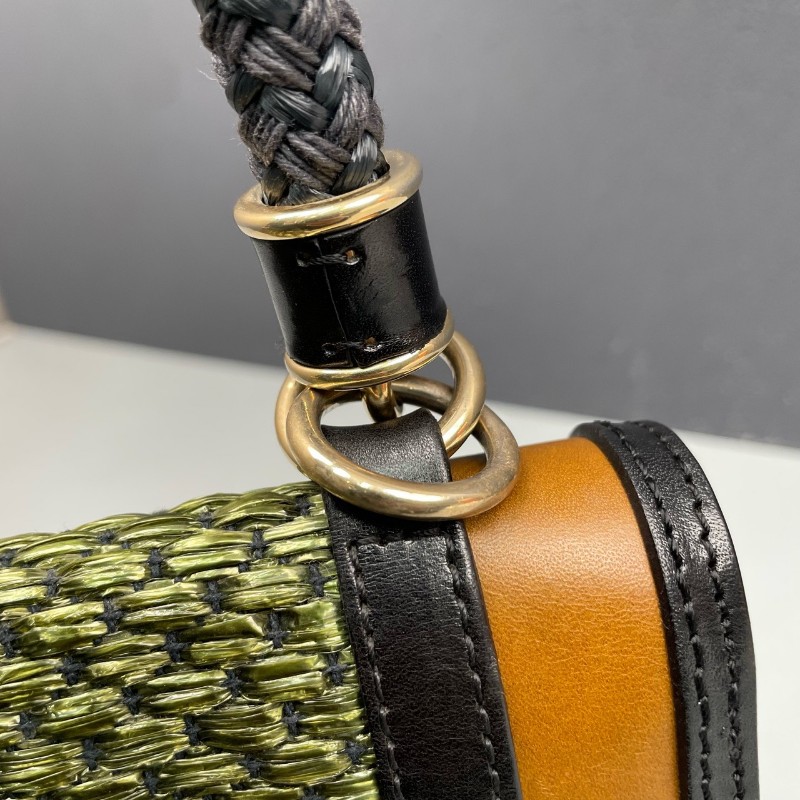 Burberry 藤編拼牛皮拼色肩背包-25