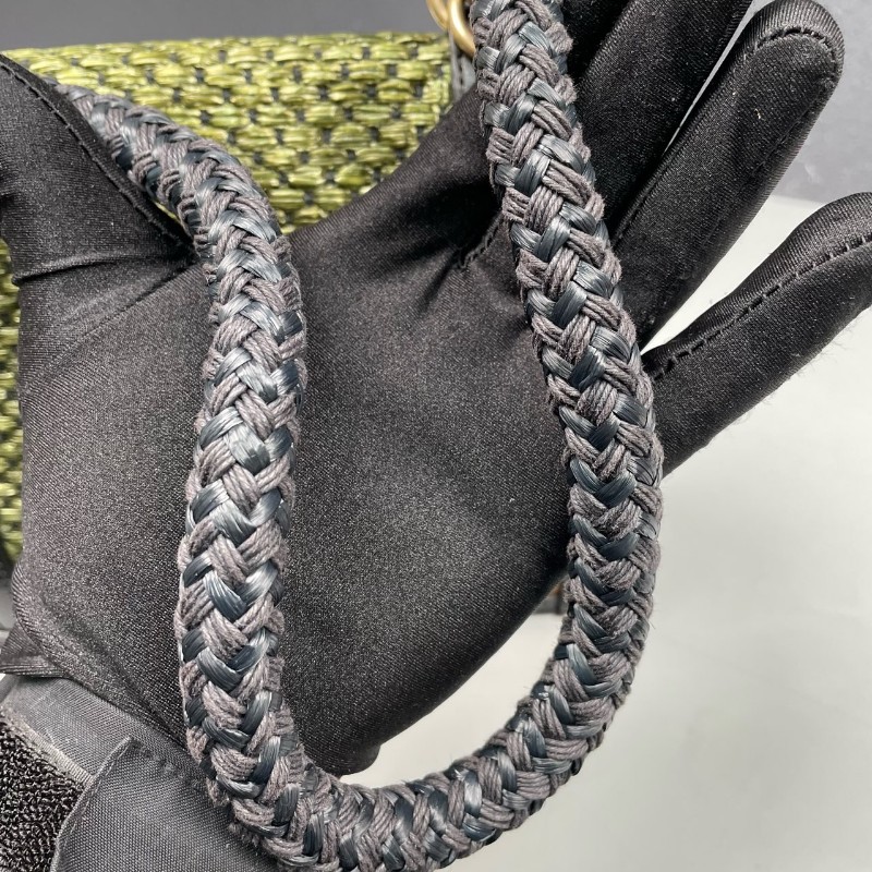 Burberry 藤編拼牛皮拼色肩背包-26