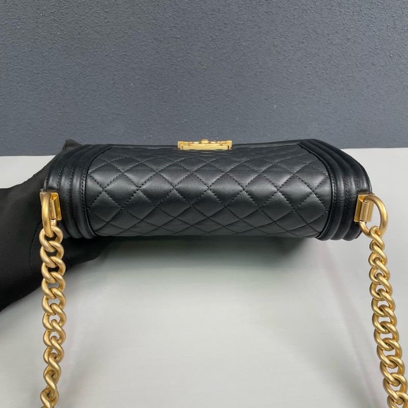 Chanel香奈兒 黑色全皮菠蘿金扣Leboy中號鏈條包-5