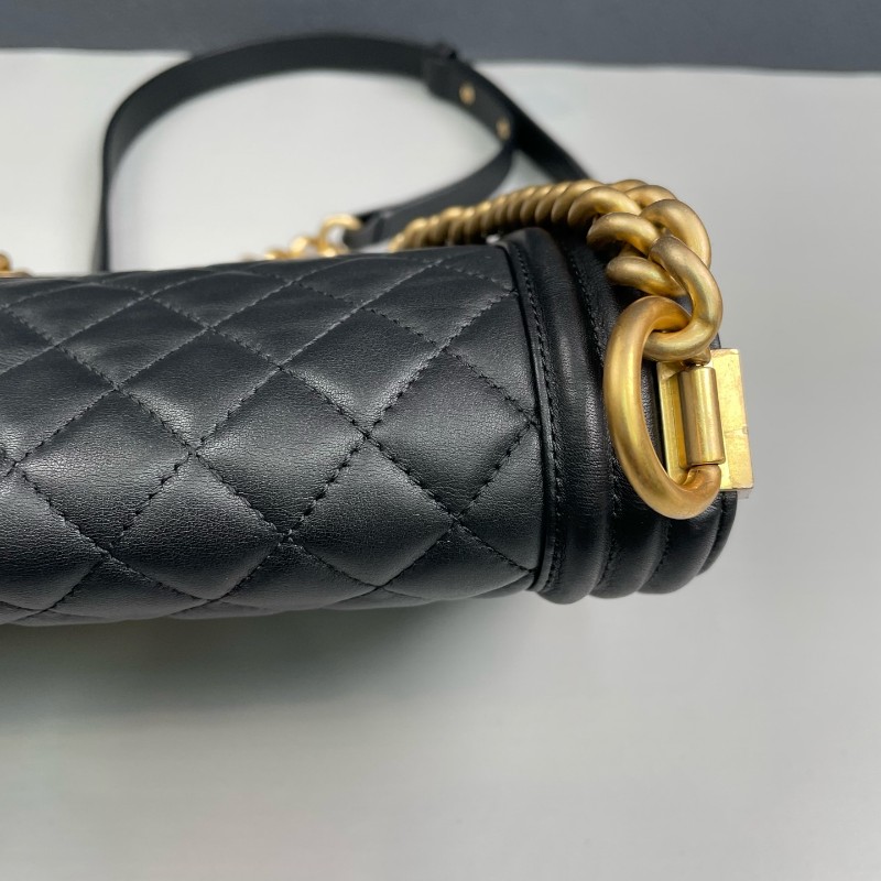 Chanel香奈兒 黑色全皮菠蘿金扣Leboy中號鏈條包-10