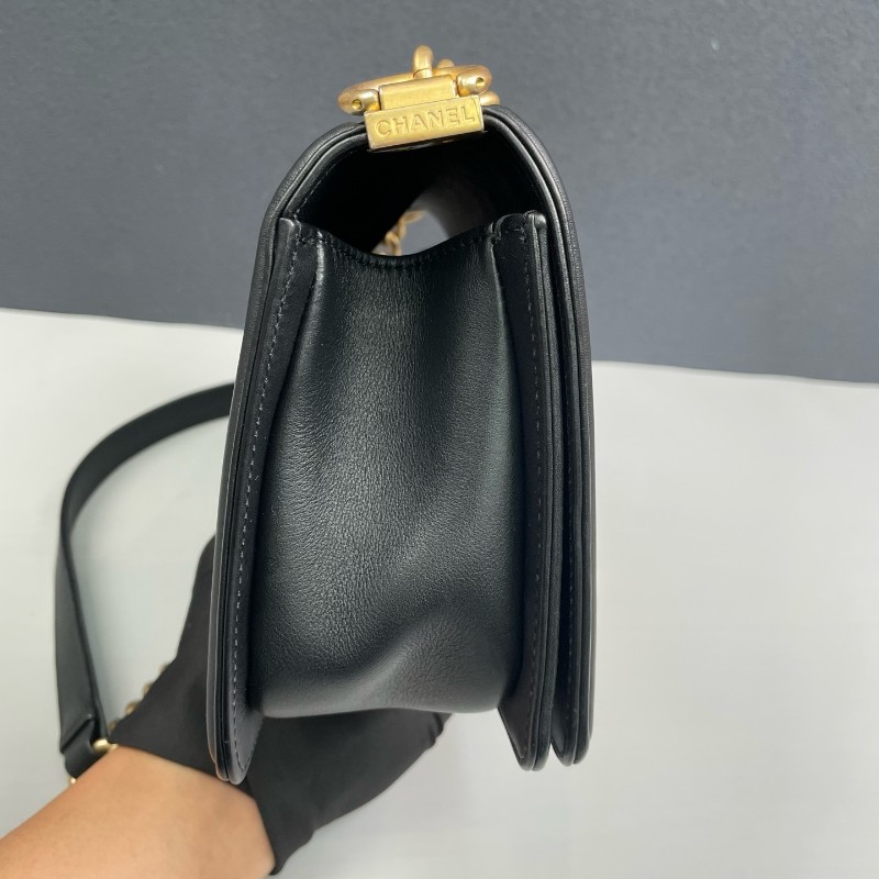 Chanel香奈兒 黑色全皮菠蘿金扣Leboy中號鏈條包-12