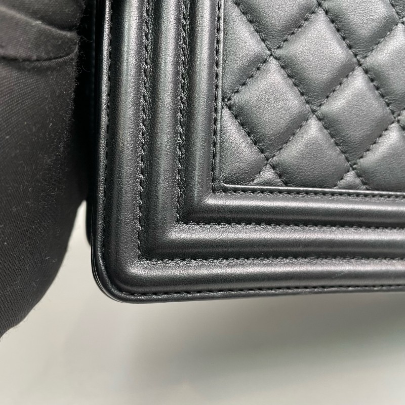 Chanel香奈兒 黑色全皮菠蘿金扣Leboy中號鏈條包-29