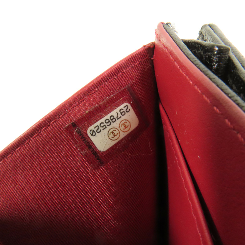 CHANEL 羊皮皮革C19 Wallet金扣錢包-8