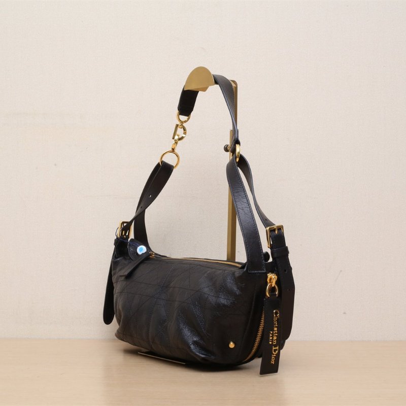 DIOR D-journey小號23黑色牛皮金扣2025肩背包-3