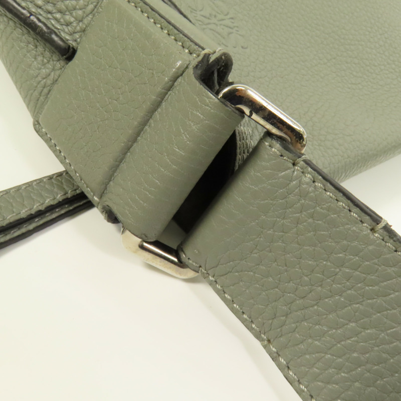 LOEWE 牛皮皮革Military Messenger銀扣肩背袋-5