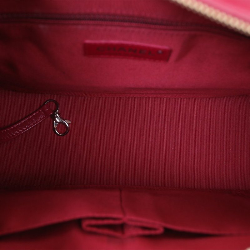 CHANEL GABRIELLE流浪中號28紅色牛皮26開金銀扣肩背包-2