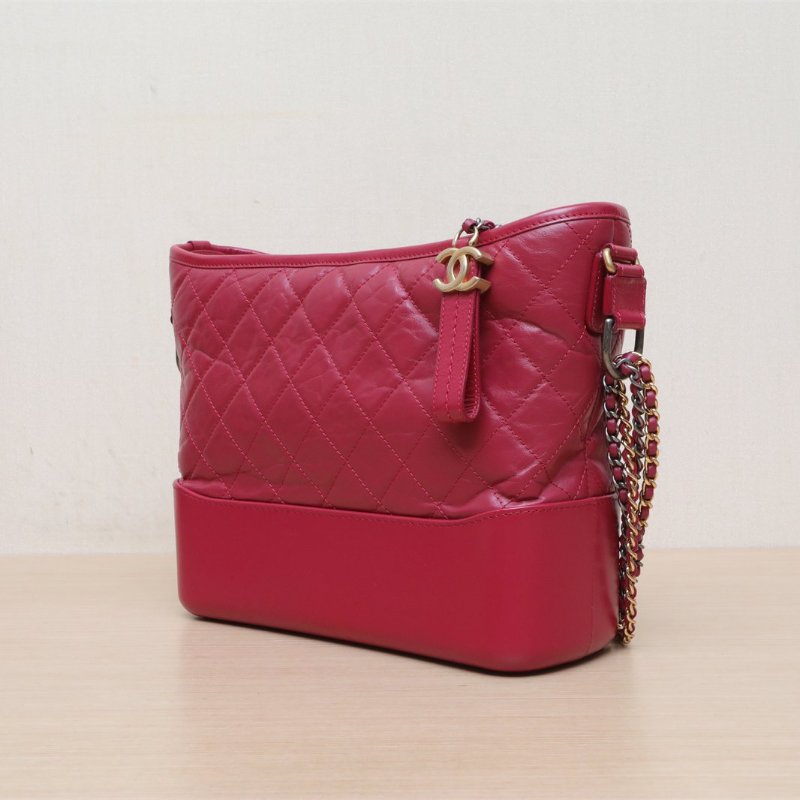 CHANEL GABRIELLE流浪中號28紅色牛皮26開金銀扣肩背包-3