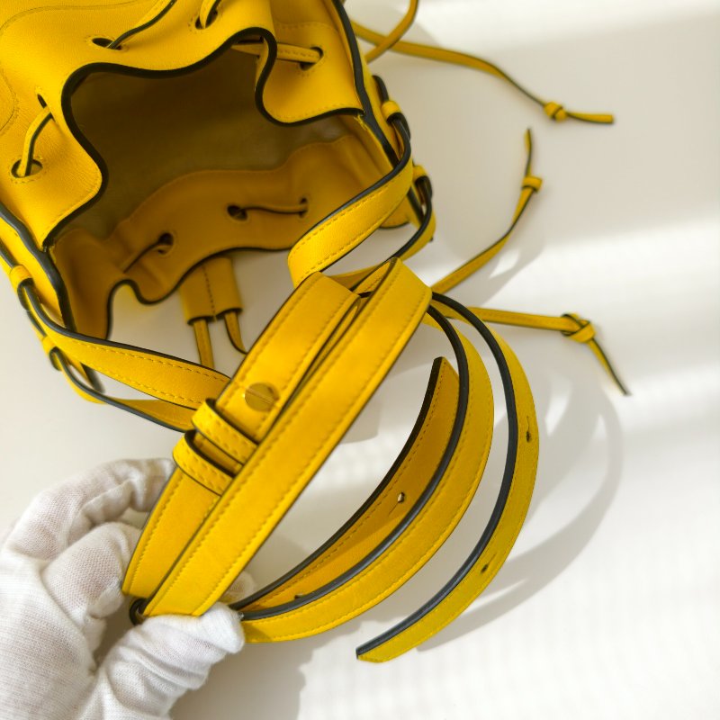 Loewe 羅意威 Hammock 迷你 黃色牛皮吊床包斜跨-7