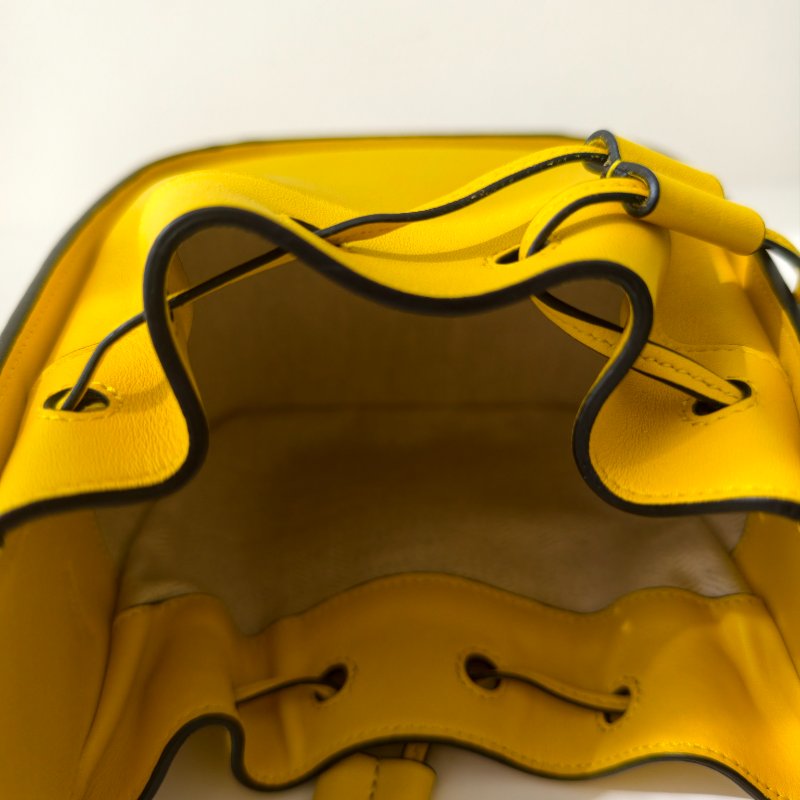 Loewe 羅意威 Hammock 迷你 黃色牛皮吊床包斜跨-8