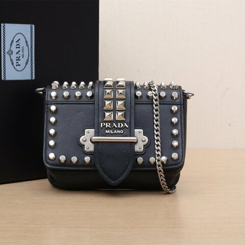 PRADA 黑色牛皮鉚釘宮廷系列鏈條包肩背包