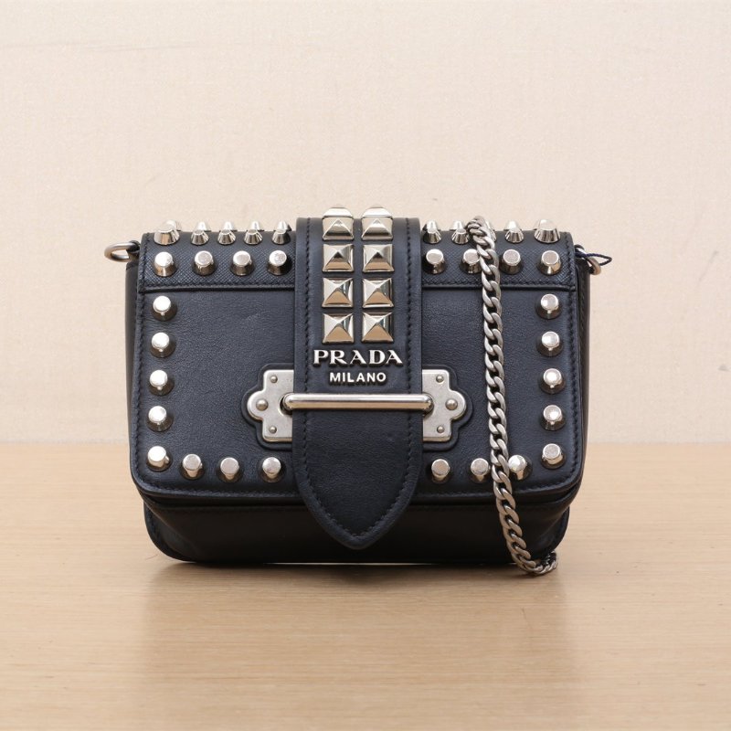 PRADA 黑色牛皮鉚釘宮廷系列鏈條包肩背包-1