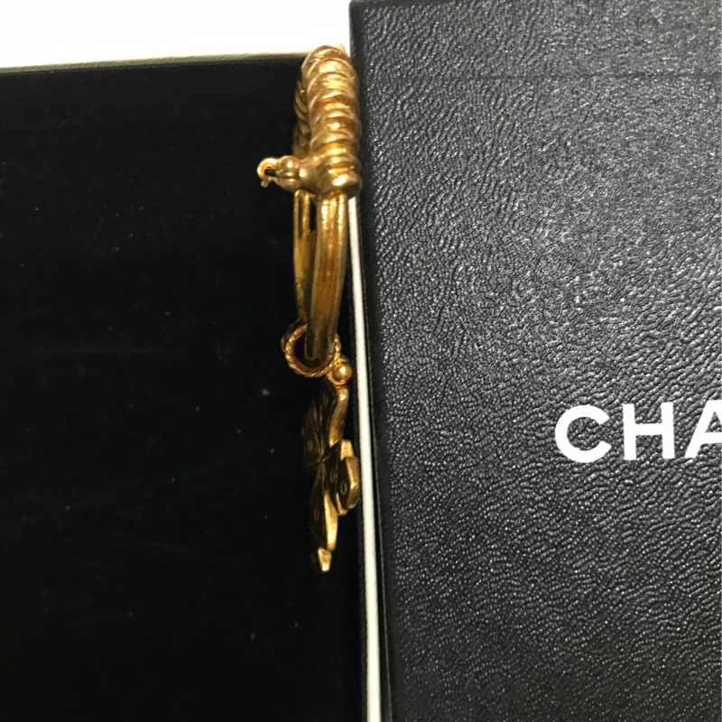 【 CHANEL】 老香古董 雙C  LOGO别針  十字架浮雕雙C胸針  低調奢華收藏品（全新未使用過）-4