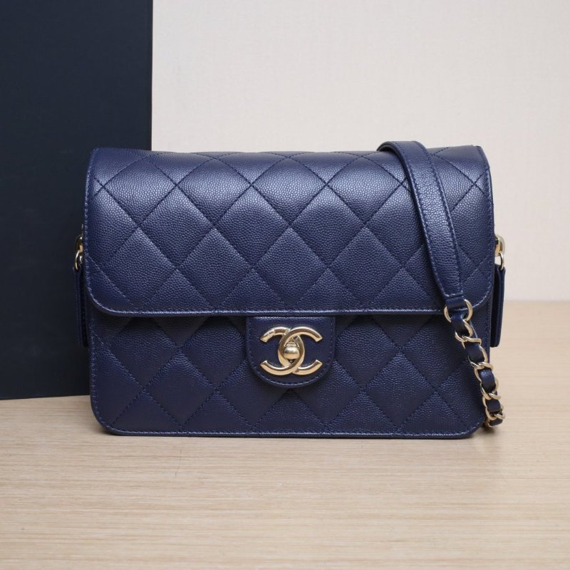 CHANEL 藍色荔枝牛皮晶片開淺金扣CF底長22肩背包-0