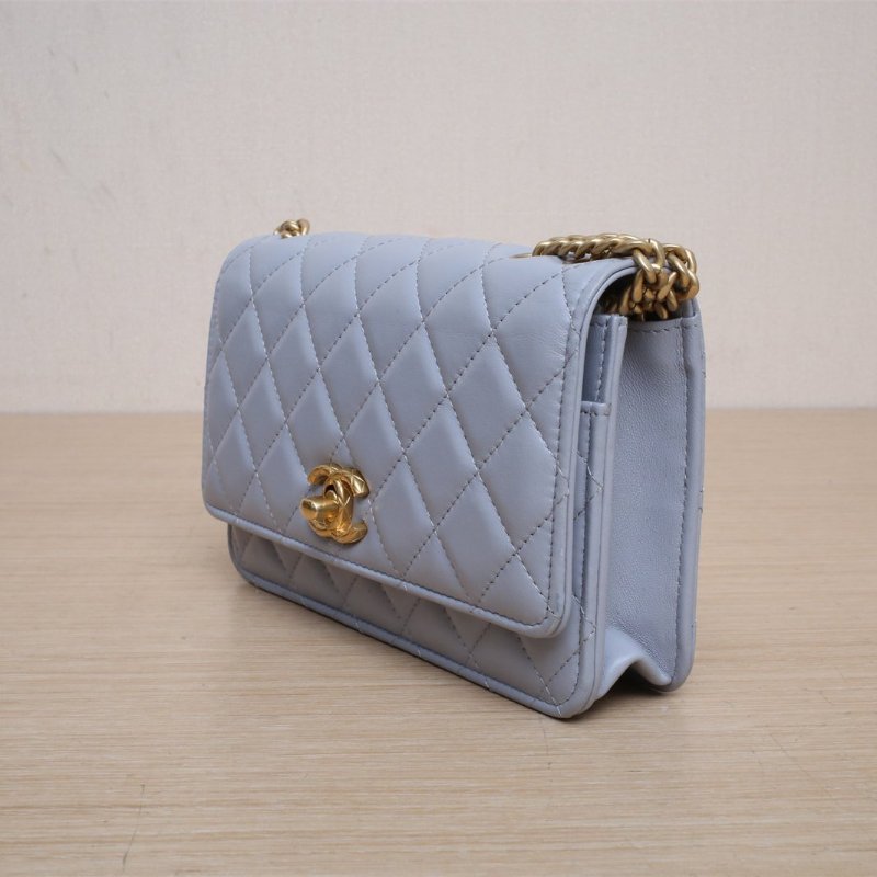 CHANEL 霧霾藍羊皮晶片開金扣CFWOC19鳳梨扣肩背包-4