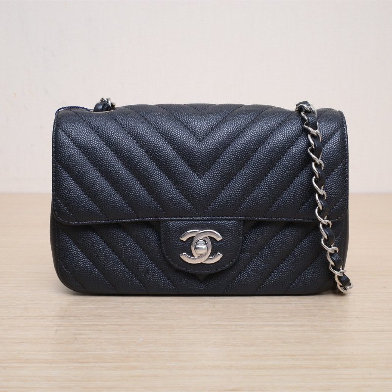 CHANEL CF口蓋包大Mini20黑色荔枝牛皮25開銀扣V紋肩背包-1