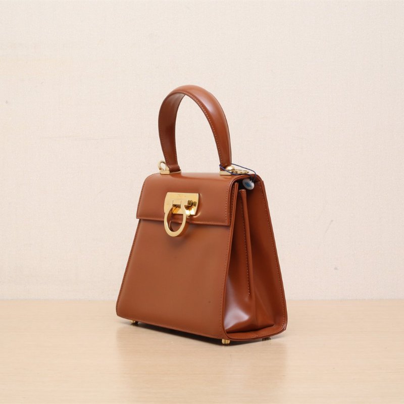 FERRAGAMO 中古Box皮博物館手提斜跨包小號焦糖色牛皮肩背包-4