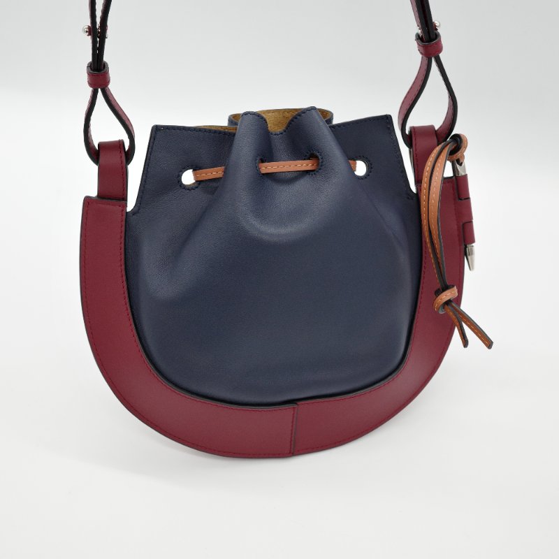 Loewe 羅威 Horseshoe 馬鞍 墨水藍 酒紅色 小牛皮 抽繩包 單肩包 斜背包-3