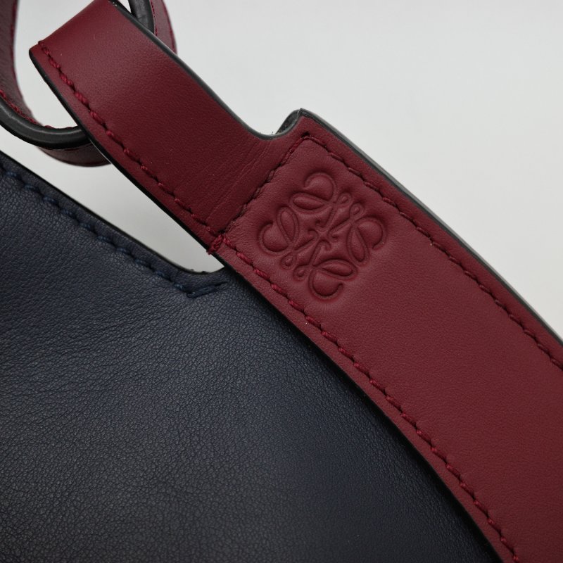 Loewe 羅威 Horseshoe 馬鞍 墨水藍 酒紅色 小牛皮 抽繩包 單肩包 斜背包-5