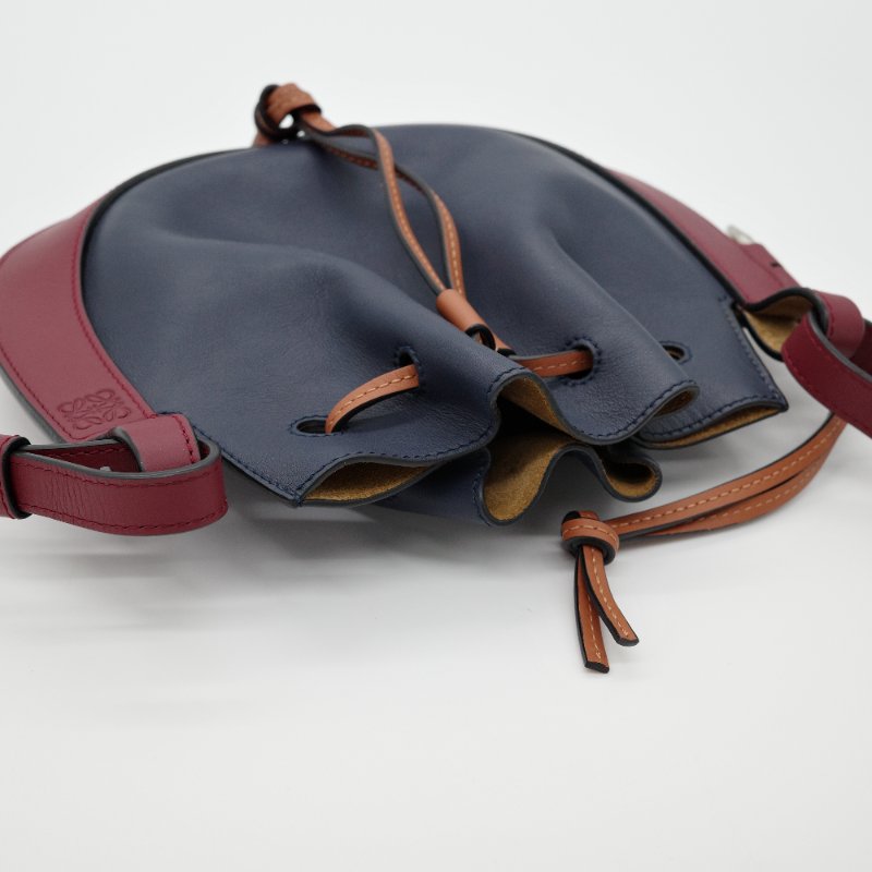 Loewe 羅威 Horseshoe 馬鞍 墨水藍 酒紅色 小牛皮 抽繩包 單肩包 斜背包-8
