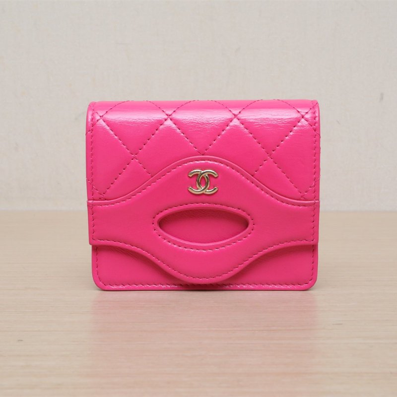 CHANEL 玫紅牛皮鐳射標淺金扣31bag錢包卡包肩背包-0