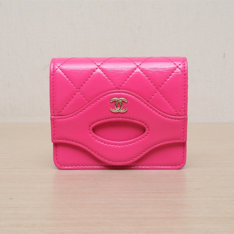 CHANEL 玫紅牛皮鐳射標淺金扣31bag錢包卡包肩背包-1