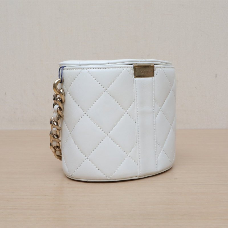 CHANEL 20C圓桶化妝包金屬按扣帶鏡子15白色牛皮29開淺金扣亞克力拼皮穿鏈肩背包-4