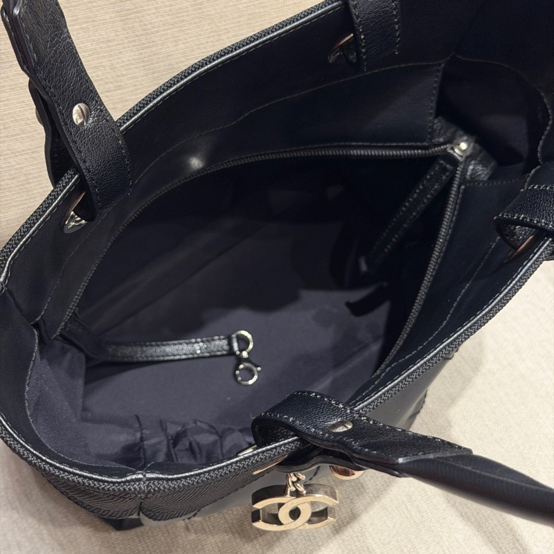 Chanel 比亞里茲牛皮肩背購物包黑手提包-5